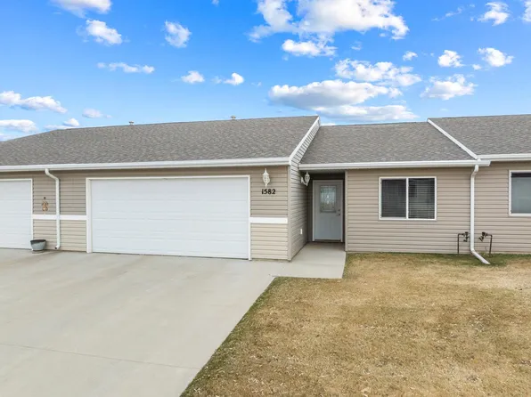 1582 35th Ave SE, Minot, ND 58701