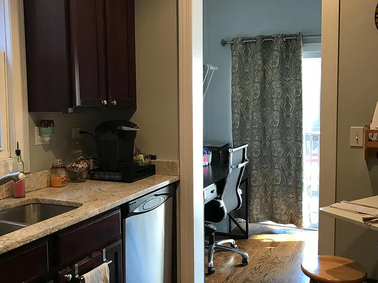 4550 N Oakley Ave #1 — Photo 7
