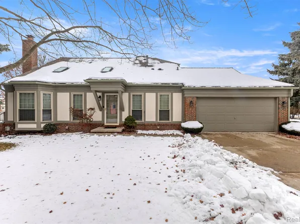 1878 Otter Pond Ln, Canton, MI 48188