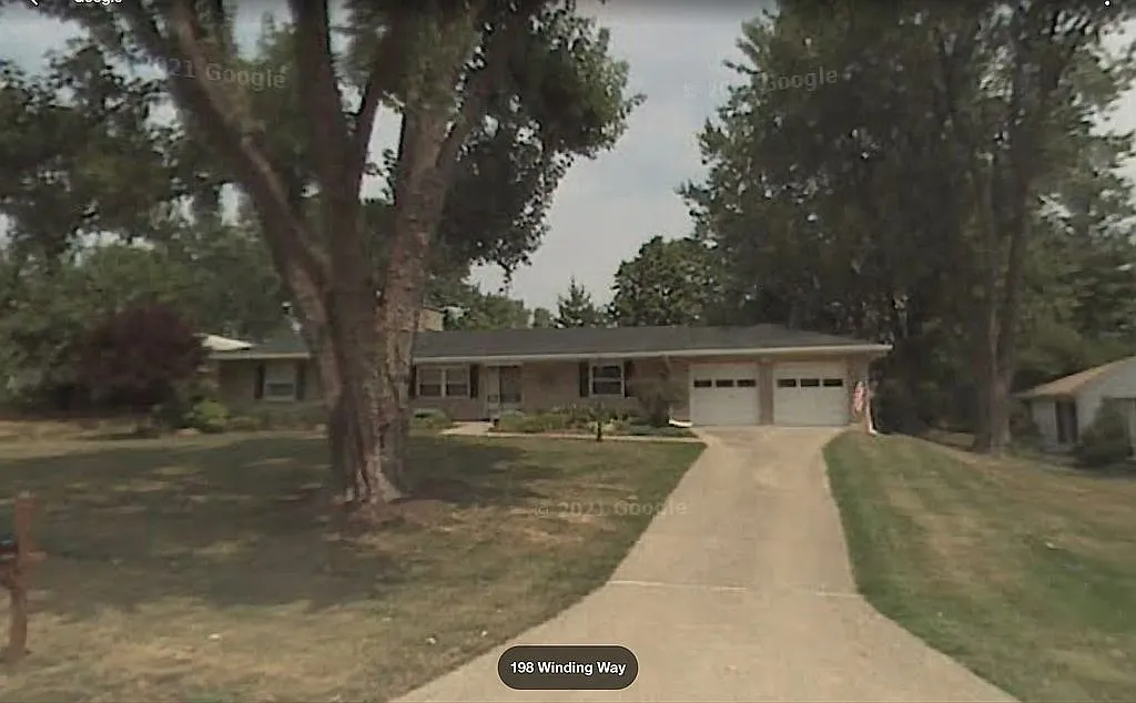 114 Winding Way photo 1