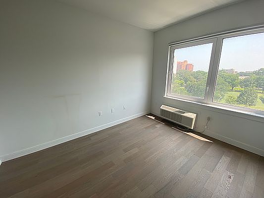 5th image of 152-11 89th Ave #527