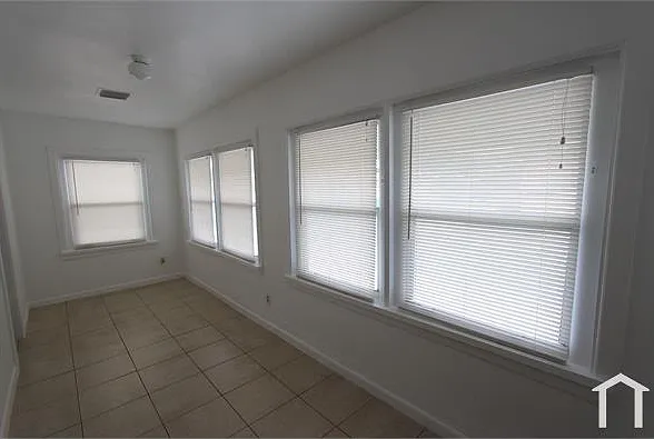3 bed, 1120 sqft, $2,795 — Photo 3