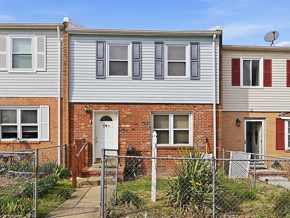 2nd image of 64 Bristol Ct