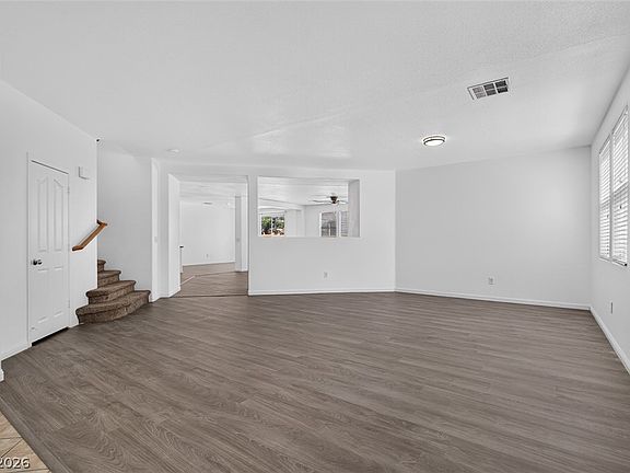 5th image of 304 Raptors View Ave