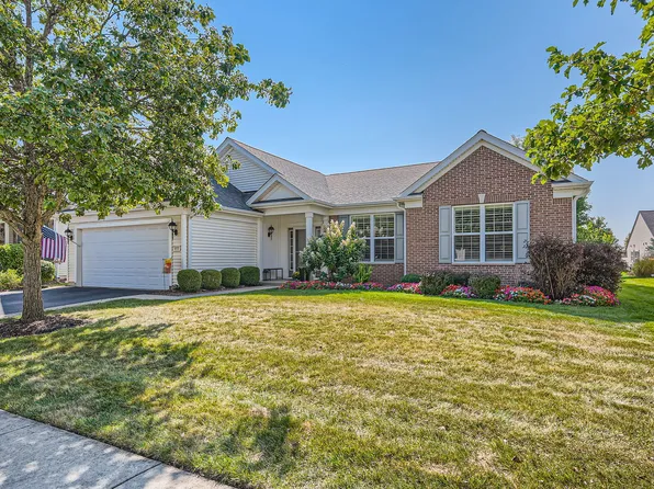 653 Tuscan View Dr, Elgin, IL 60124