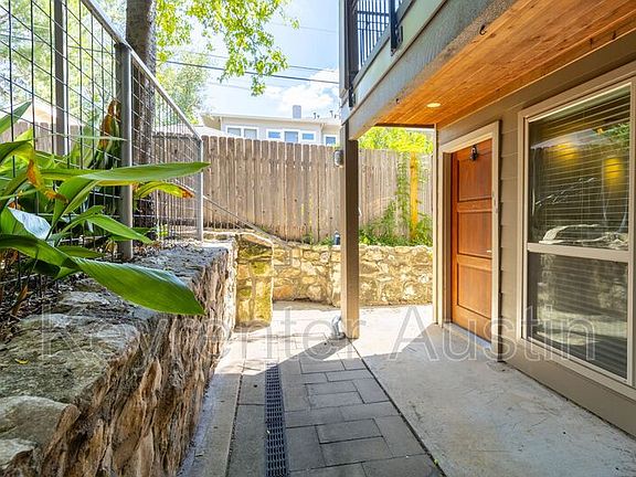 3rd image of 1115 W 10th St APT 110