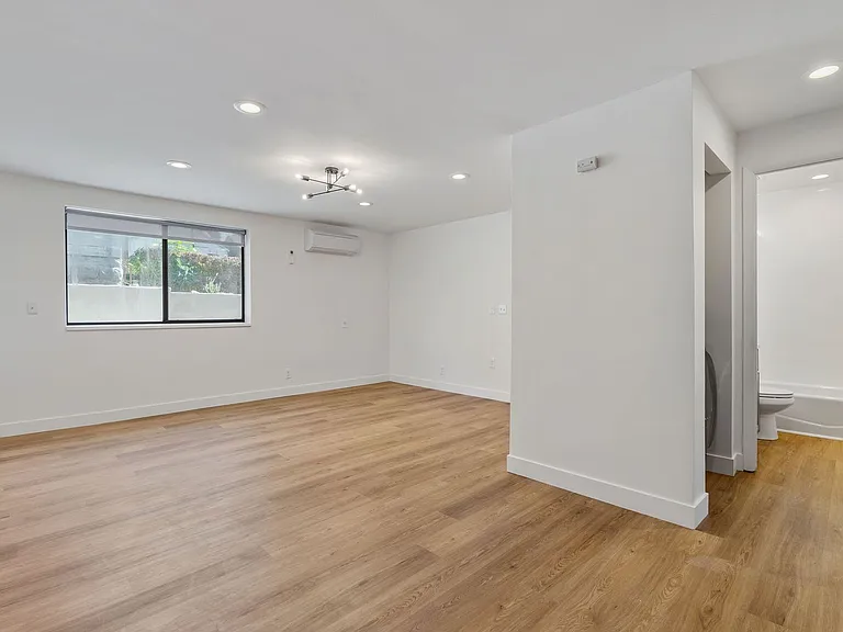 1016 E 900 S — Photo 13
