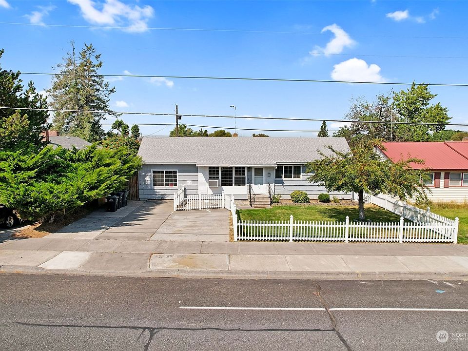 1st image of 576 S Clover Drive