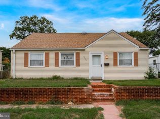 9820 Woodfern Rd, Philadelphia, PA 19115