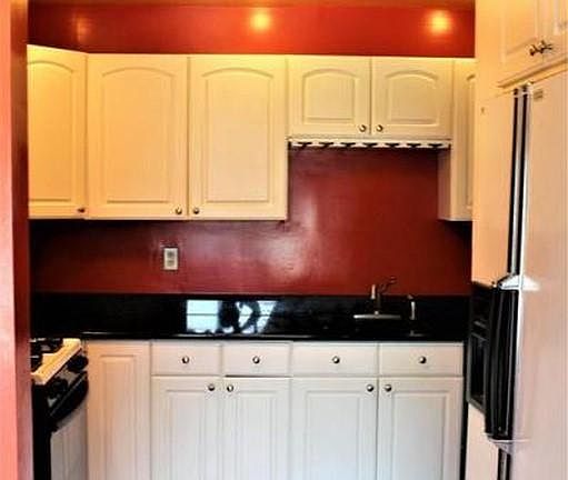 3rd image of 3447 Loganview Dr