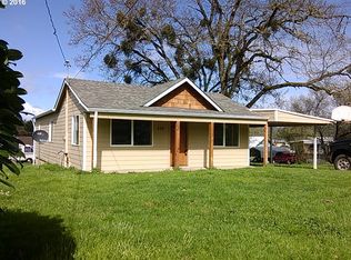 430 SE Carroll St, Winston, OR 97496