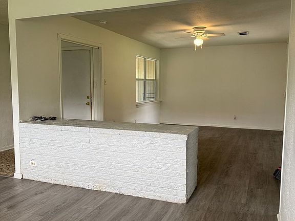 2nd image of 5755 Schevers St