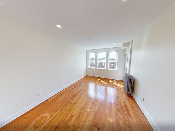 5th image of 123 Sutherland Rd #1L