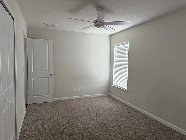 4634 SW Athena Dr — Photo 31