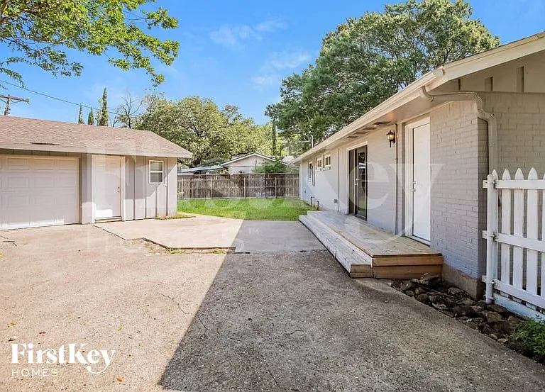 3439 Timberview Rd — Photo 15