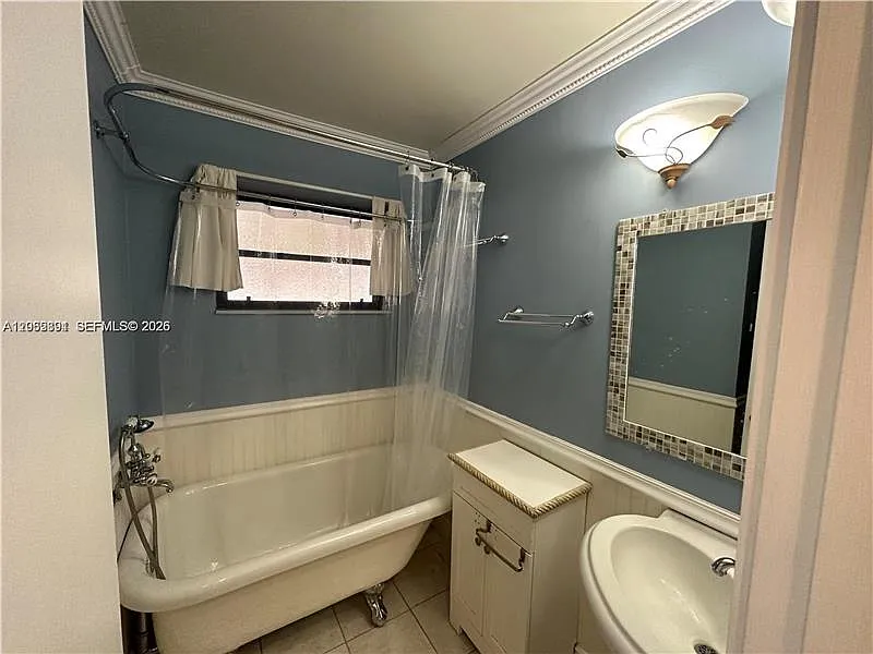 2 bed, 936 sqft, $2,750 — Photo 2
