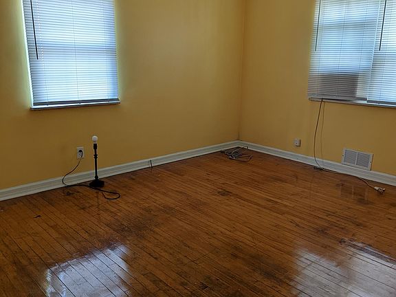3rd image of 439 Breck Ave #1