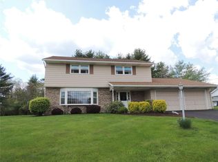 7 London Ln, Endicott, NY 13760
