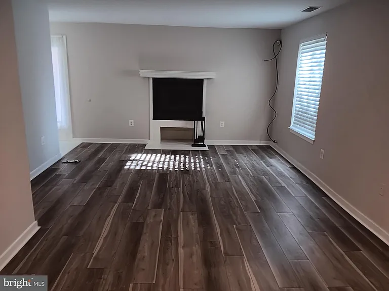 128 W Barre St #R34 — Photo 5