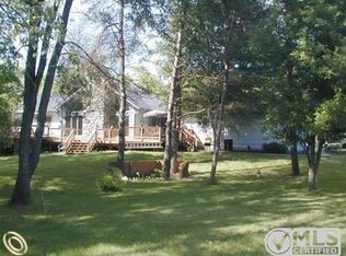 7302 Silver Lake Rd, Linden, MI 48451