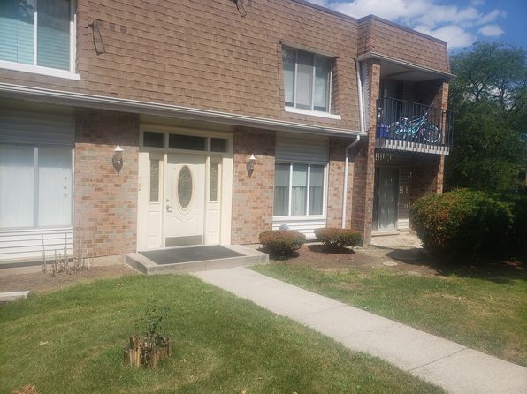 820 Sandra Dr APT 2C, University Park, IL 60484