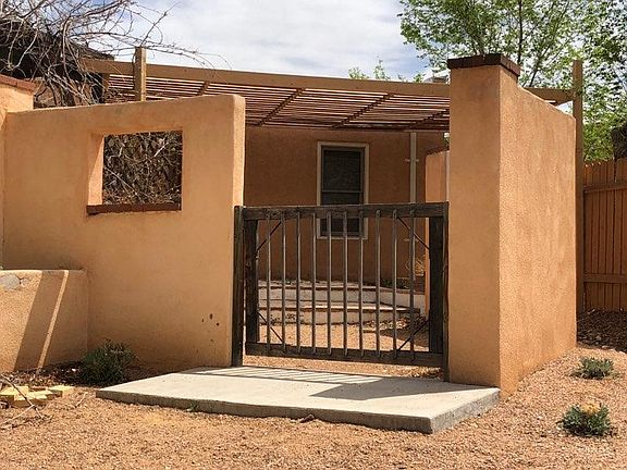 5th image of 325 Hermosa Dr NE