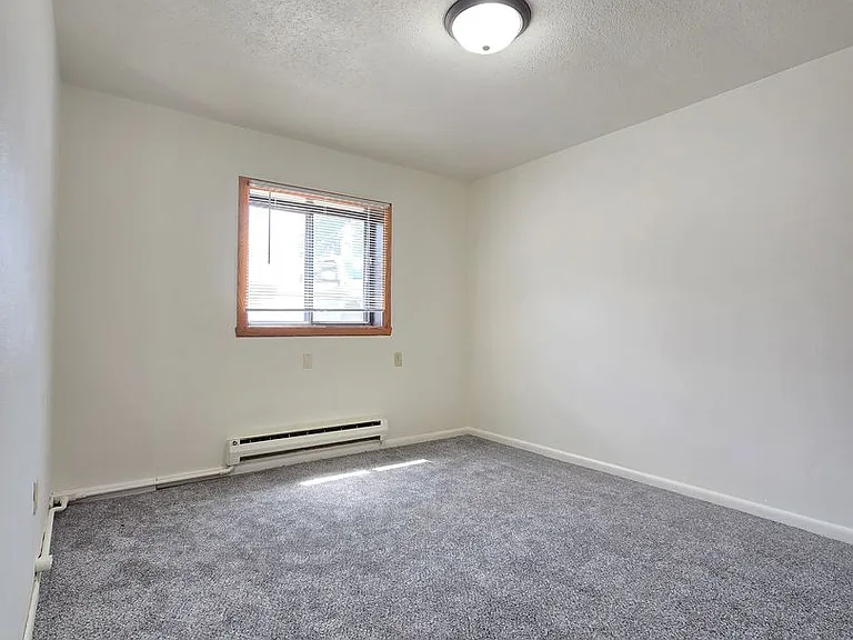 502 13th St SE — Photo 12
