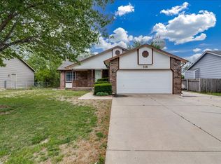 118 E Chestnut Dr, Mulvane, KS 67110