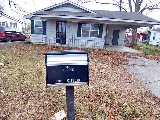 4th image of 208 Gifford St
