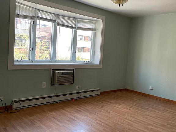 5th image of 5920 N Kenmore Ave APT 415