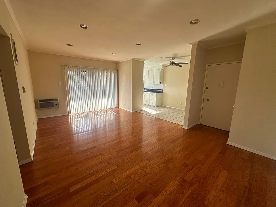 1430 Hi Point St #305
