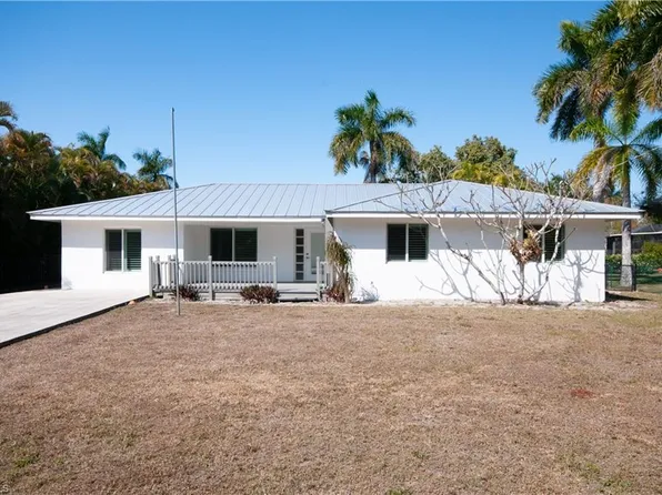 54 Liberty Ln, Naples, FL 34112