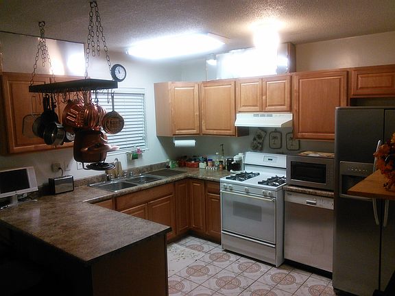 XL Kitchen Appliances Incl