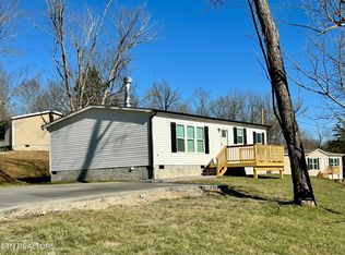 726 Posey Ln, Etowah, TN 37331