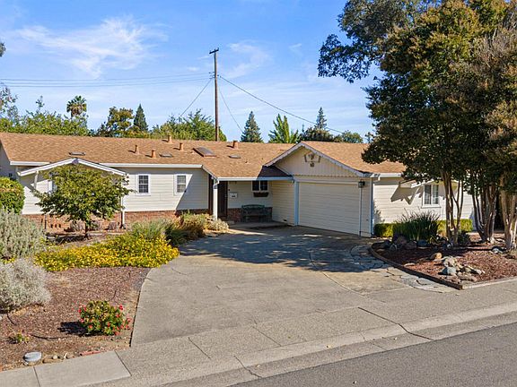 3rd image of 8719 Mohawk Way