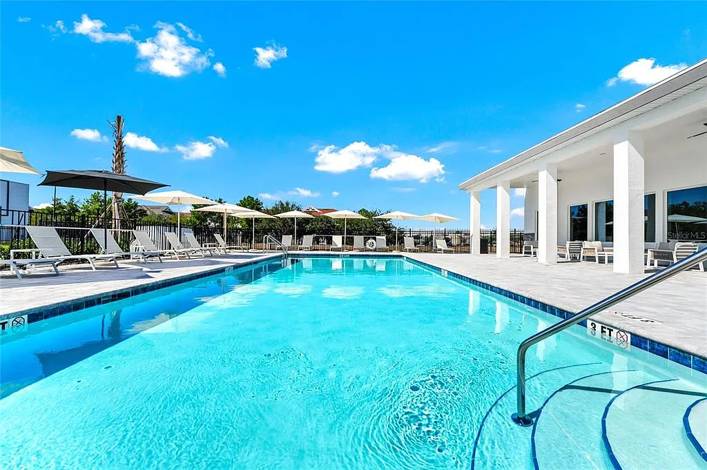 4 bed, 4.0 bath, 1856 sqft, $2,800 — Photo 3