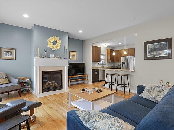 5th image of 3810 Linden Tree Ln