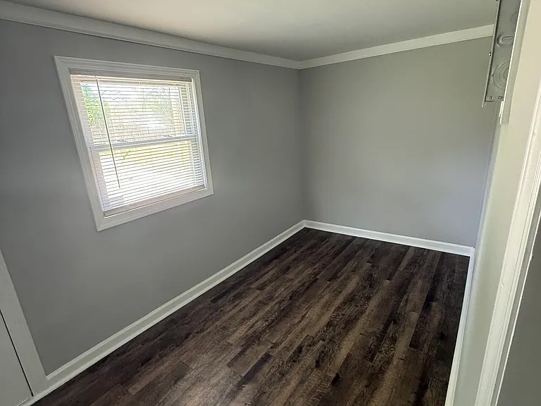 606 E Maple Ave — Photo 12