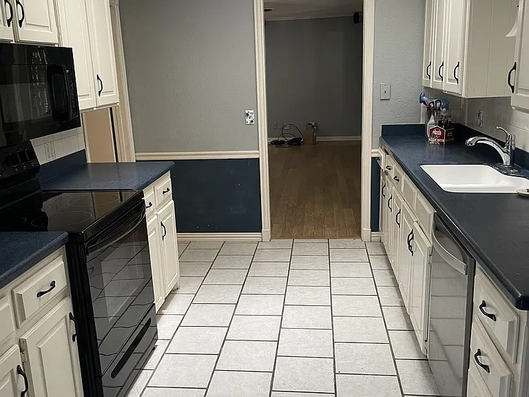 7603 Canode Dr — Photo 14
