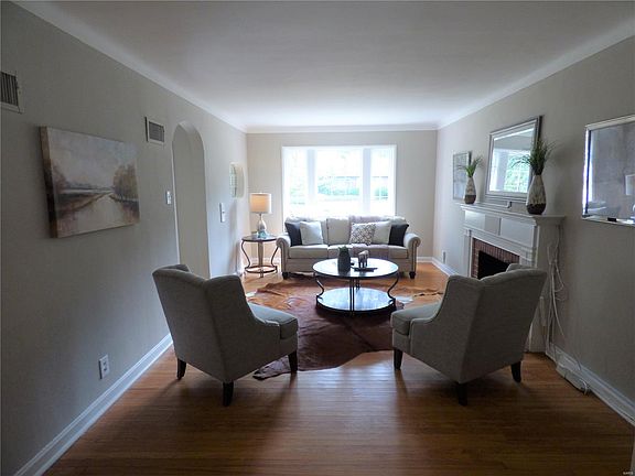 3rd image of 449 Foreston Pl