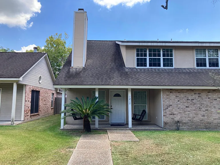 1217 Sharlo Ave — Photo 3