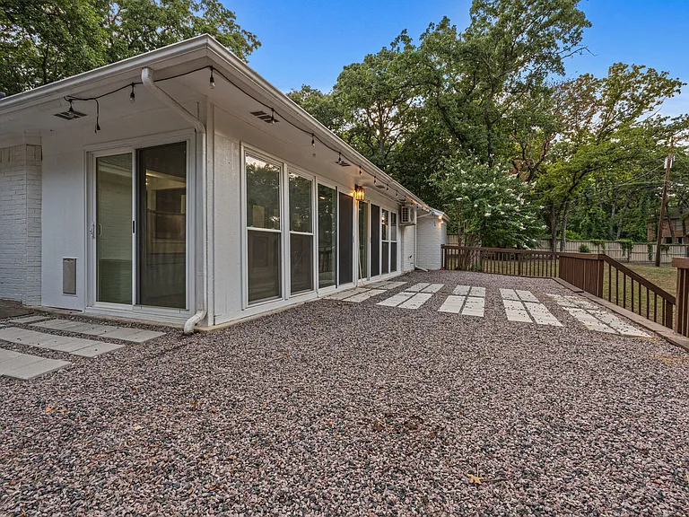 1015 Cimarron Cir — Photo 31