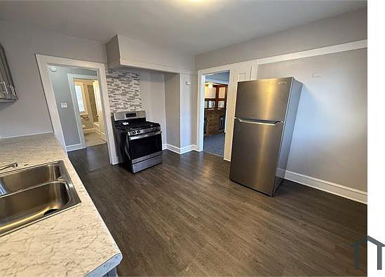 2nd image of 4043 N 24th Pl