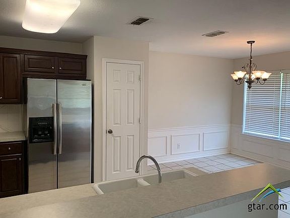 3rd image of 1903 Waterton Cir