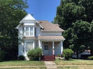 312 S 1st St, Monmouth, IL 61462