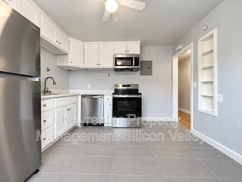 2 bed, 1.0 bath, 858 sqft, $2,895 — Photo 4