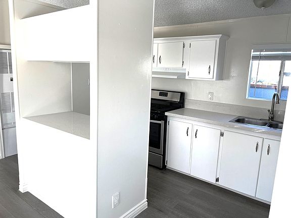 5th image of 133 E 16th St #29
