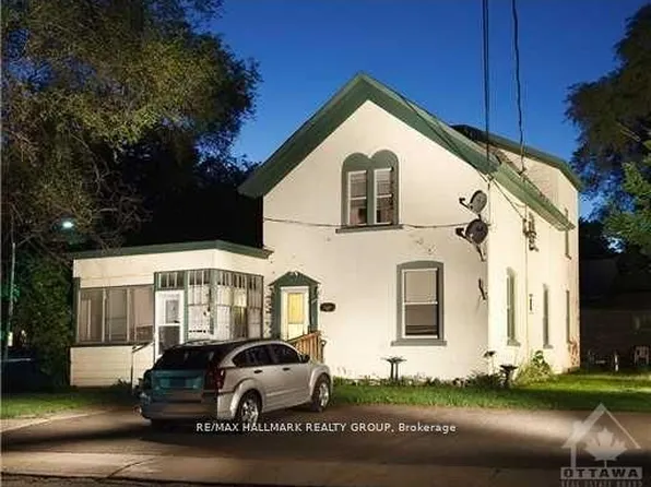 20 Russell St W #5, Smiths Falls, ON K7A 1N9