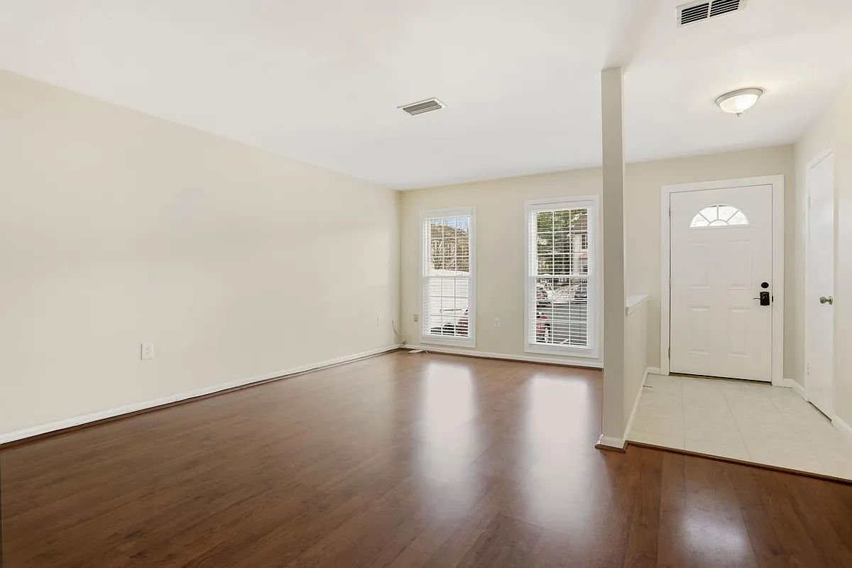 Living room and foyer - 5686 Chapel Run Ct