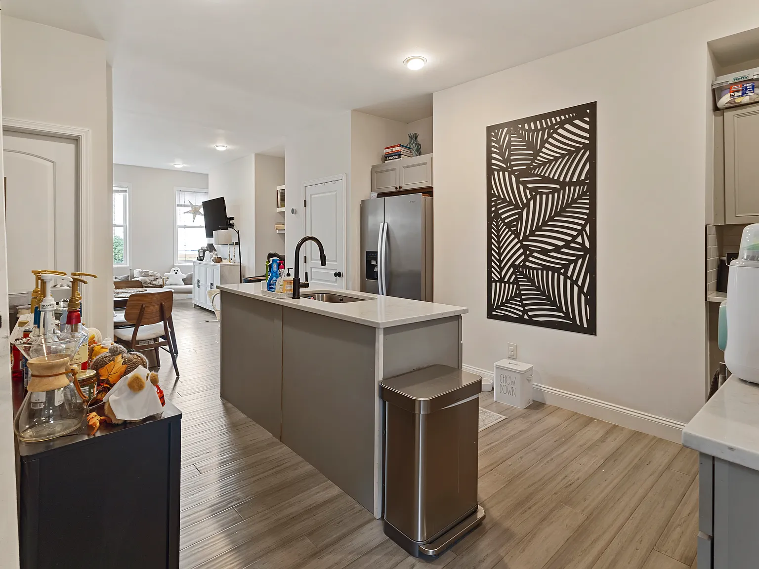 3 bed, 1500 sqft, $2,600 — Photo 2